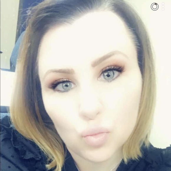 Meet your Posher, Kimberly - Picture 6 of 7